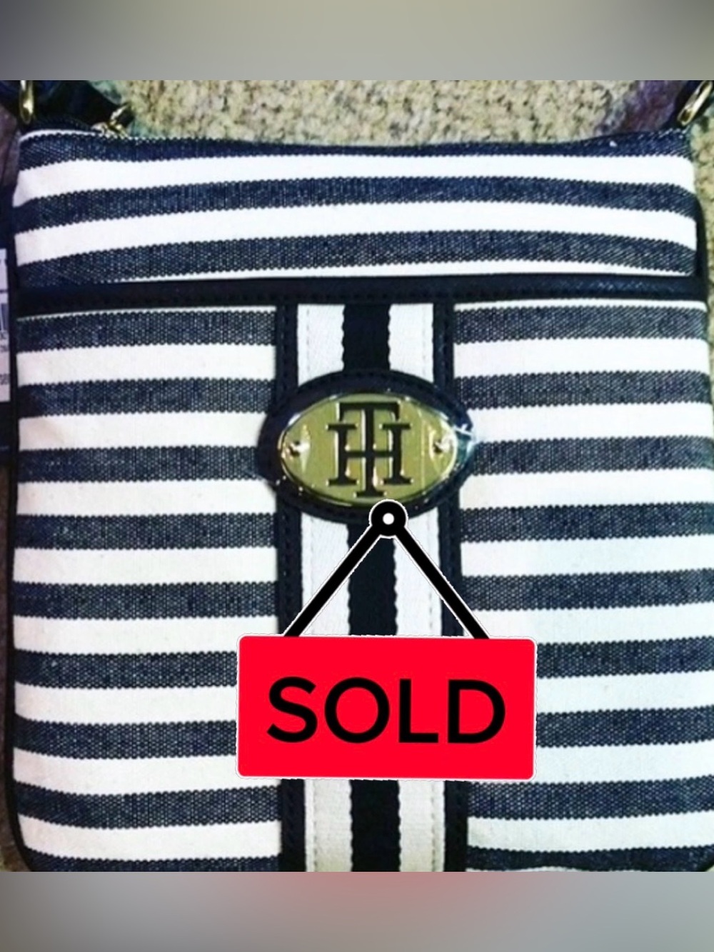 🚫Tommy Hilfiger Crossbody🚫
SOLD